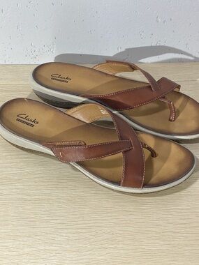 Clarks Brown Leather Cross Strap Flip Sandals